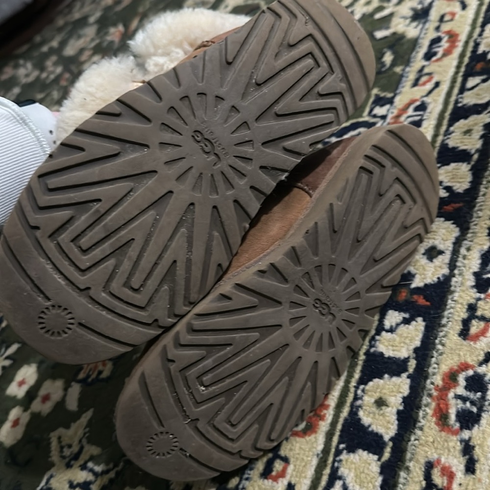 Ugh button boots - Picture 7 of 7